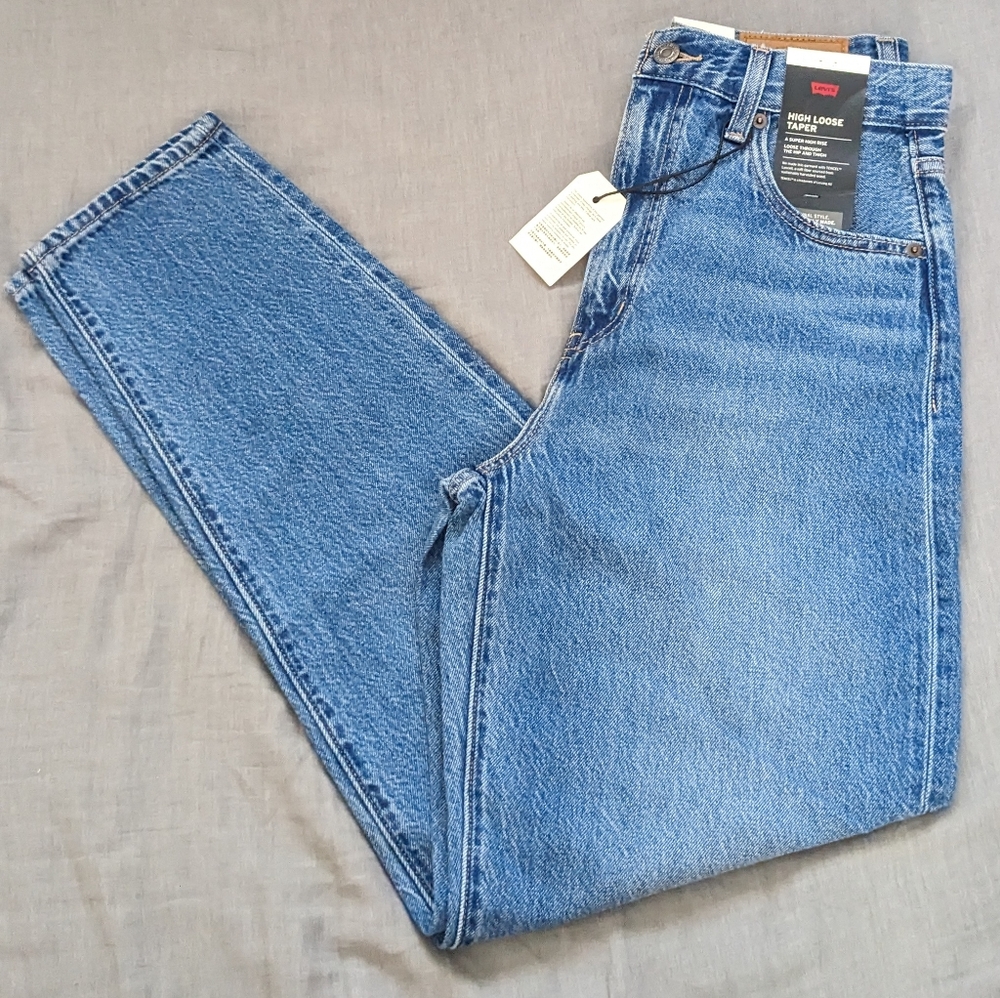 Levi's High Loose Taper Jeans - Picture 3 of 10